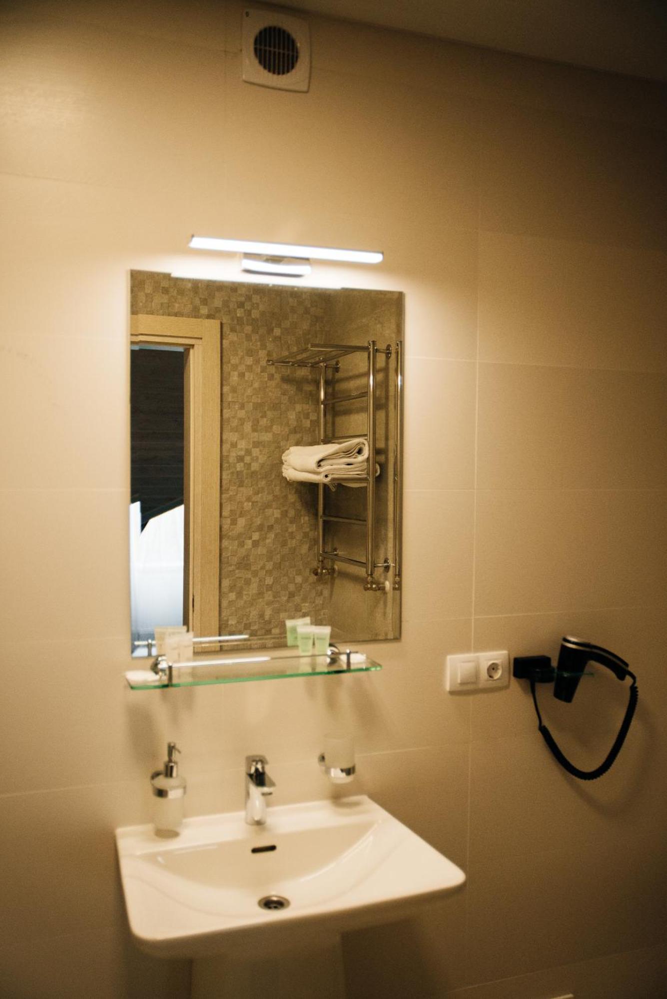Vilson Hotel บูโคเวล ภายนอก รูปภาพ