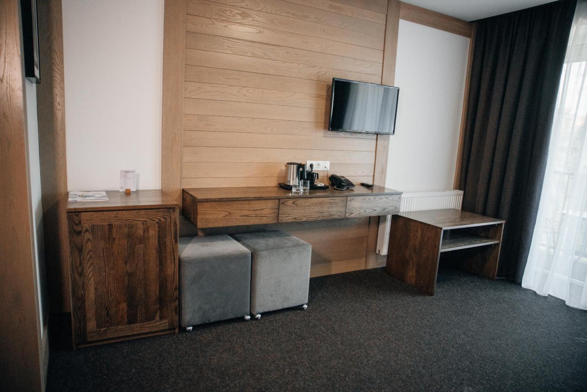 Vilson Hotel บูโคเวล ภายนอก รูปภาพ