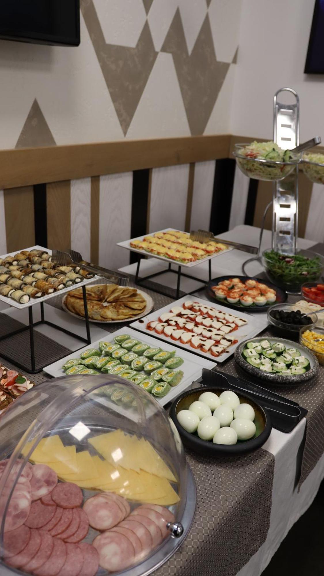 Vilson Hotel บูโคเวล ภายนอก รูปภาพ